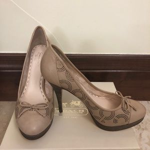 Coach Bethanie Nude/Sand Heels